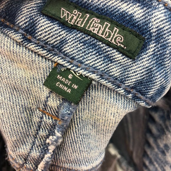 Wild Fable Denim Fray Hem Skirt Size 6 Light Wash - Picture 3 of 4